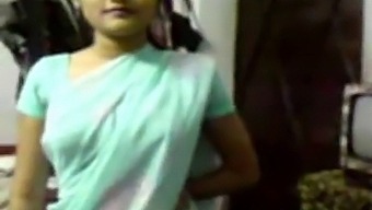 Seductive Tale Of An Indian Girl In Saree (New)