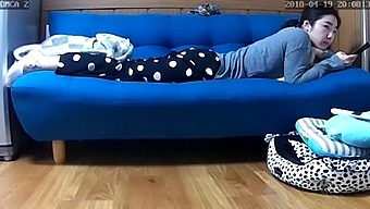 Korean Webcam Girl Caught In Compromising Position