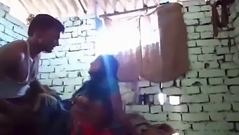 Indian Mature From Village Enjoys Doggy Style Sex With Callboybbsr9