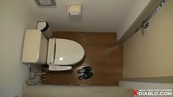 Secretly Watching A Model'S Wardrobe Change With Hidden Camera