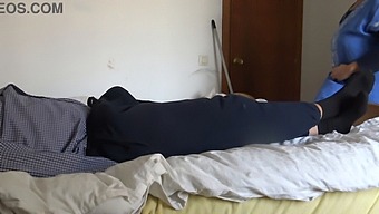 A Muslim Maid Is Shocked By The Size Of A French Negro Man'S Penis